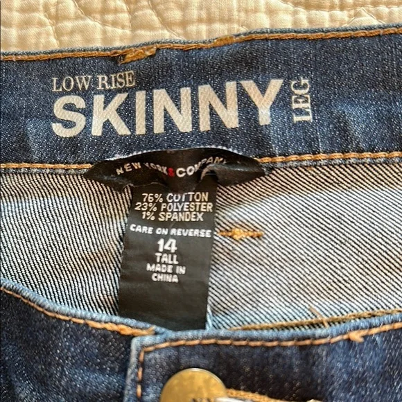 New York & Co. Skinny Leg Jean 14 Tall - Picture 5 of 11